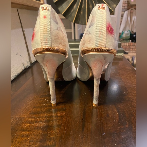 Ted Baker Women s KAWAAP Pump Grey Chelsea size 39 = 8.5 - Picture 6 of 10